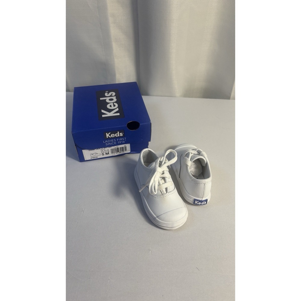 New in Box Keds Champ Lace White Leather Girls Boys Size 5 Sneakers Shoes